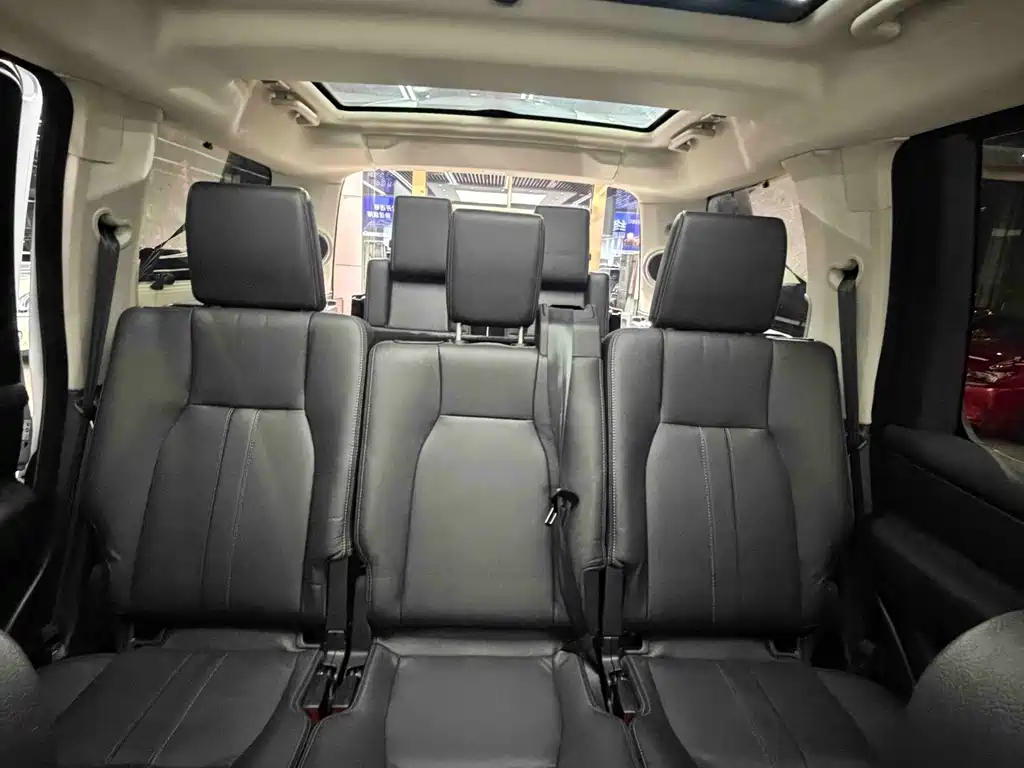 Land Rover Discovery — миниатюра 18