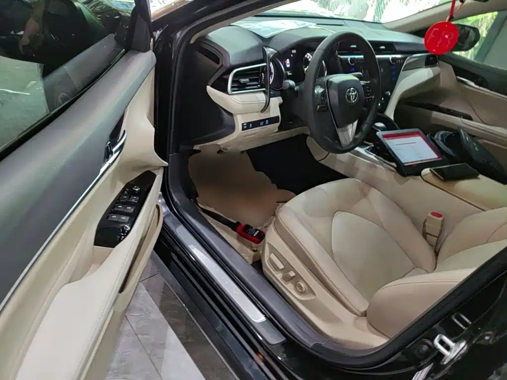 Toyota Camry — миниатюра 16