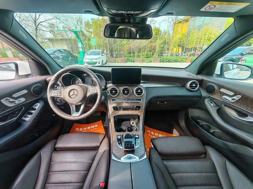 Mercedes-Benz GLC 2016 GLC 300 4MATIC Luxury