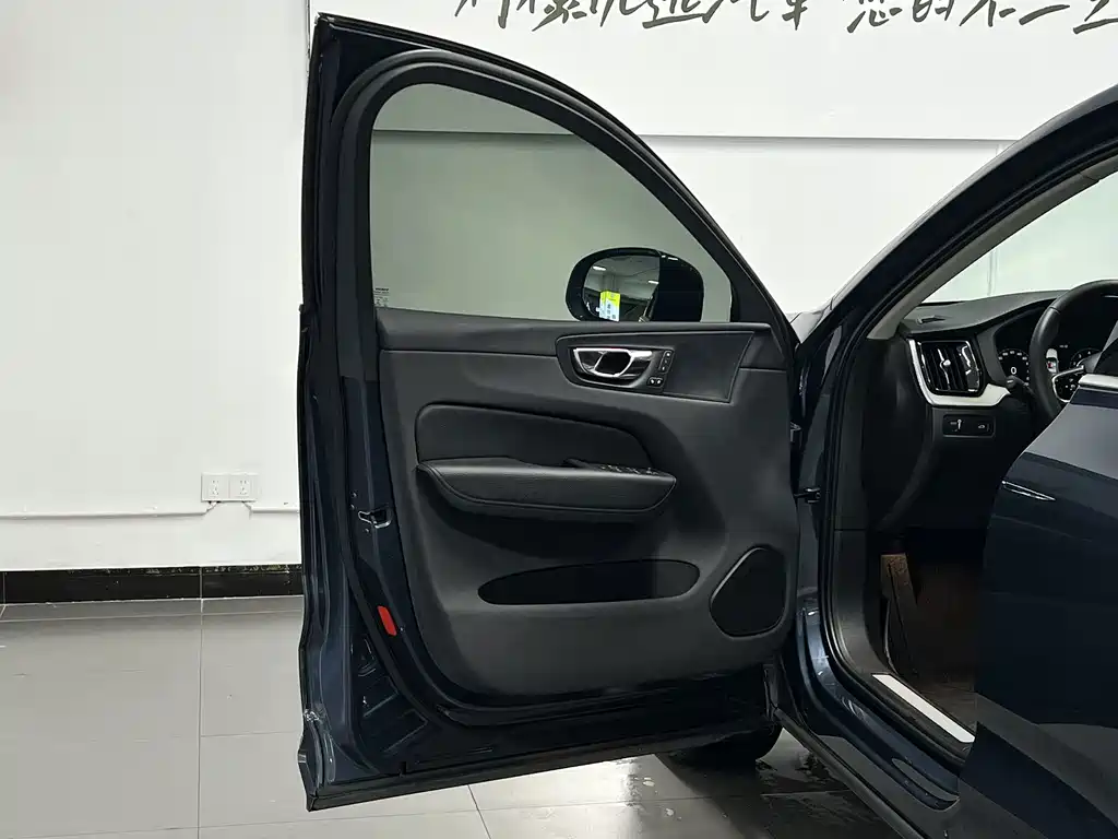 Volvo XC60 — миниатюра 22