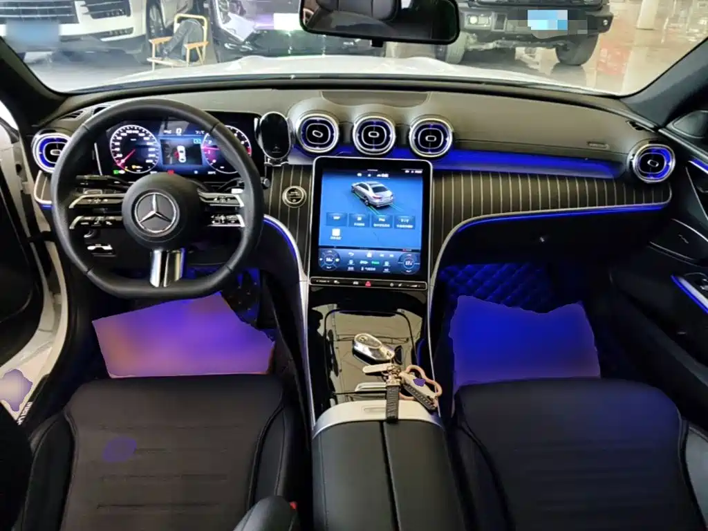 Mercedes-Benz C-Class 2023 — фото 9