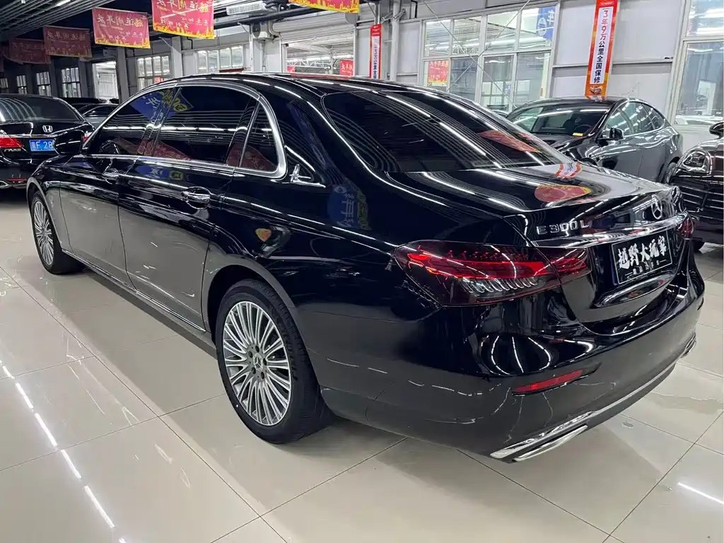 Mercedes-Benz E-Class — миниатюра 4