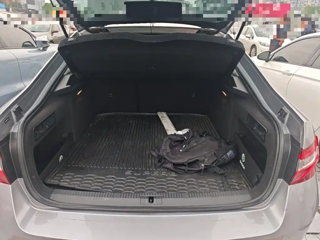 Skoda Superb — миниатюра 19