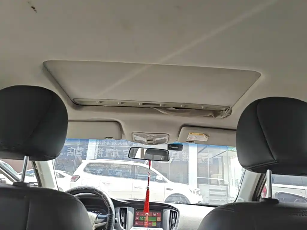 Roewe 360 — миниатюра 18