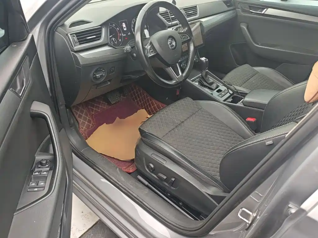 Skoda Superb — миниатюра 16