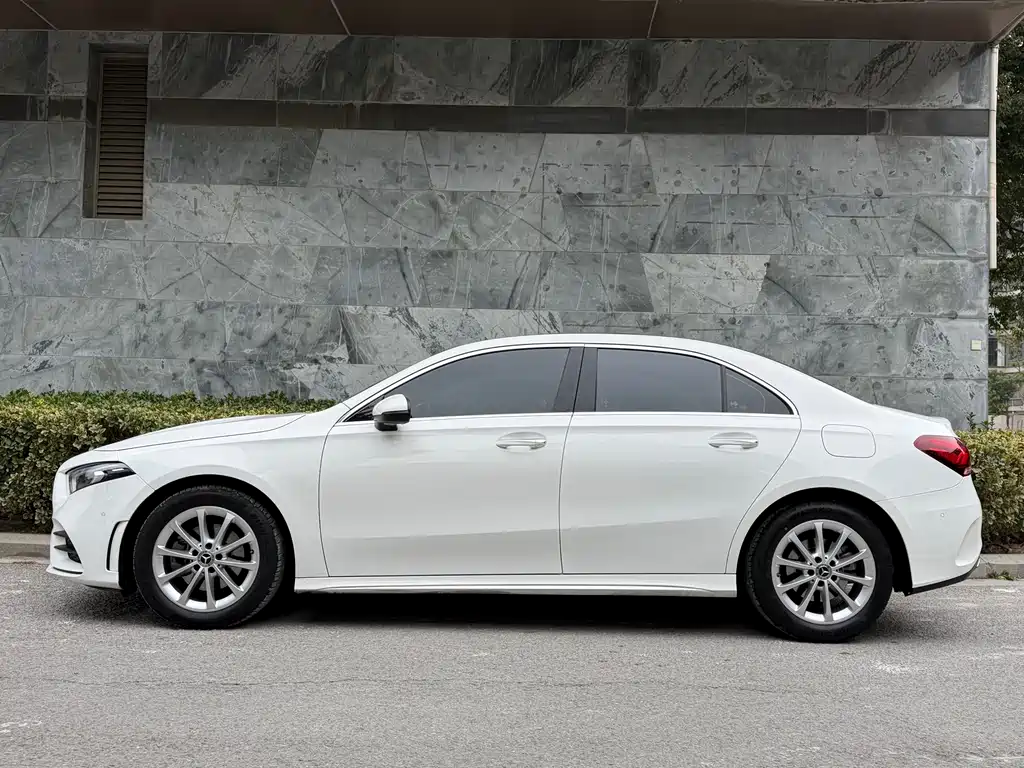 MERCEDES-BENZ A CLASS