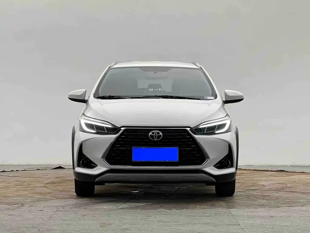 Toyota Yaris L — миниатюра 2