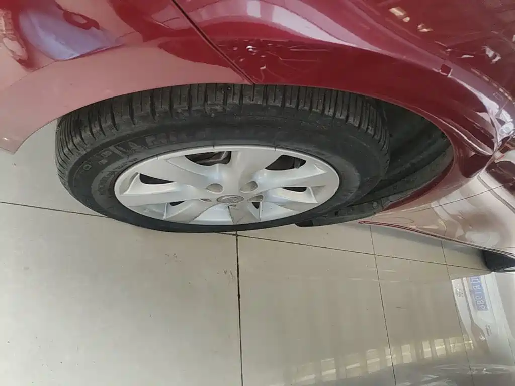 Nissan Tiida — миниатюра 23