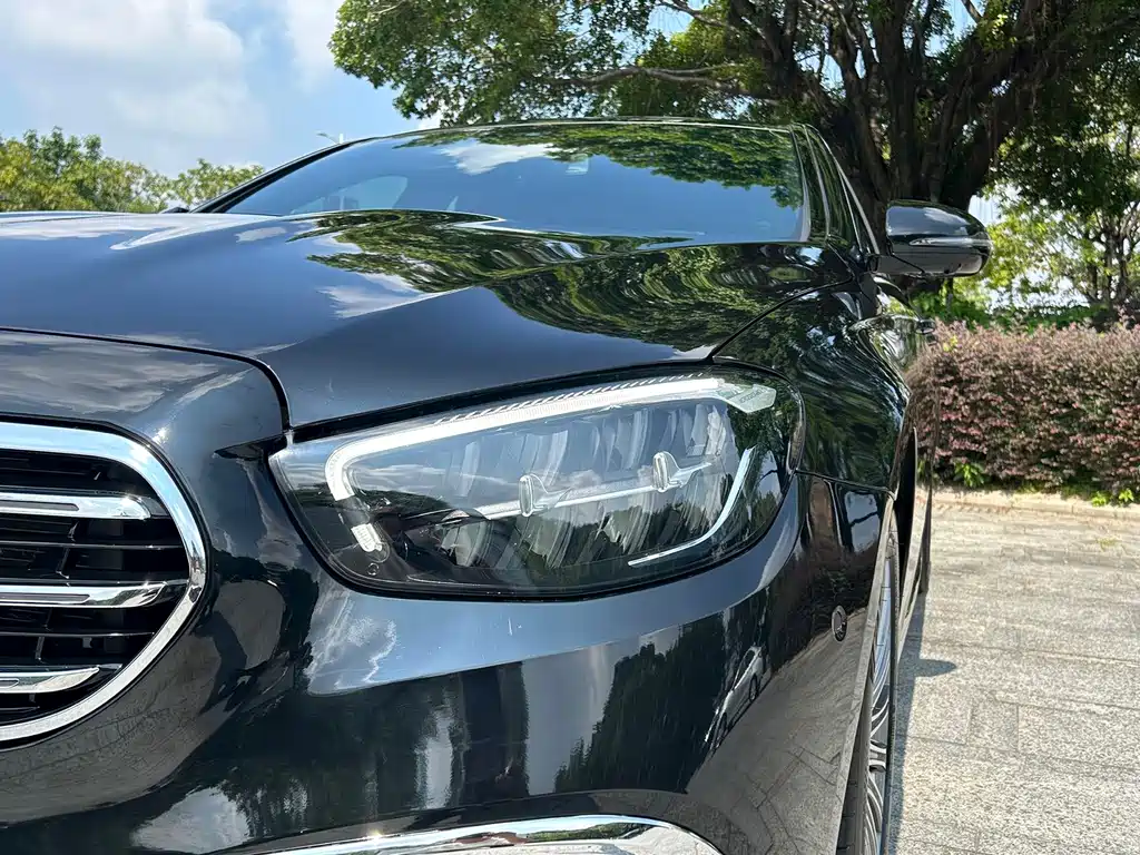 Mercedes-Benz E-Class — миниатюра 4