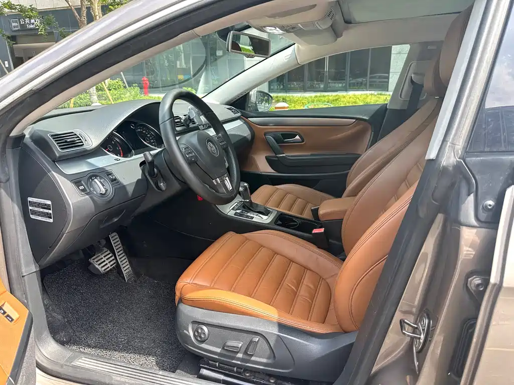 Volkswagen FAW - Passat CC CC 2010 2.0TSI Luxury