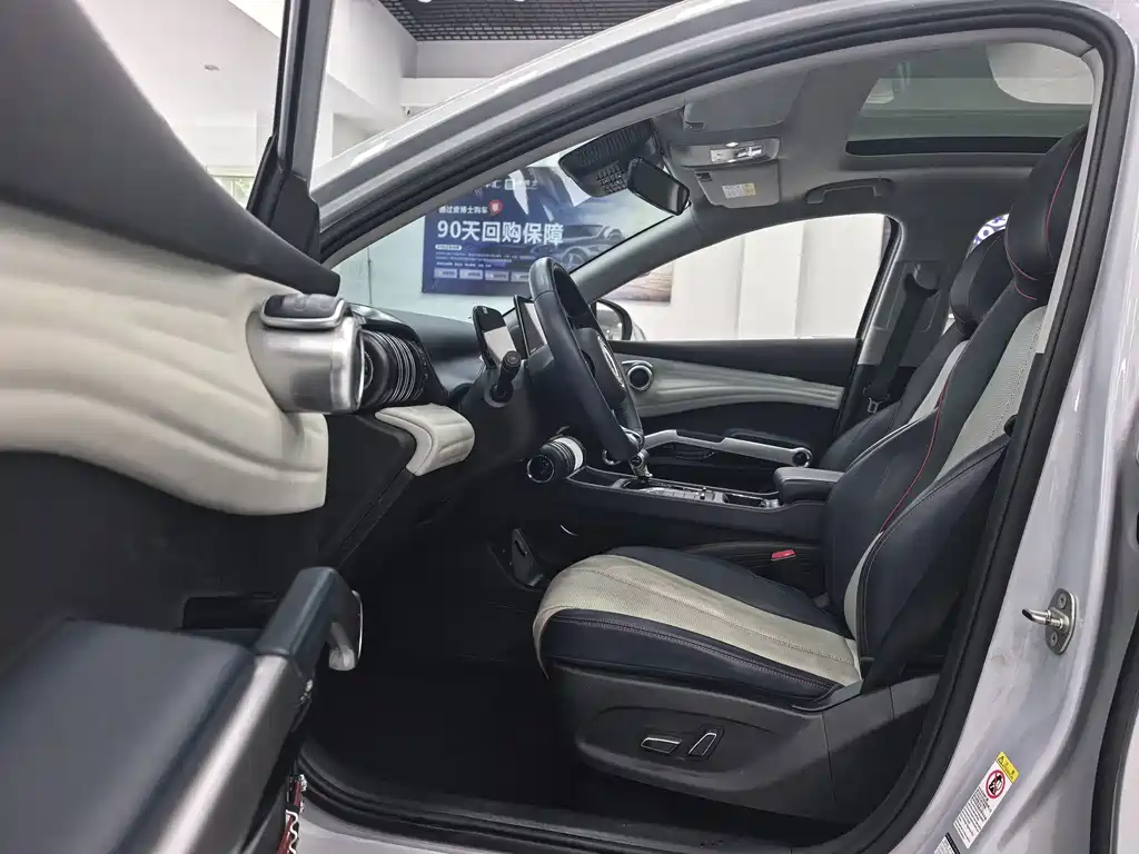 BYD Yuan Plus — миниатюра 6