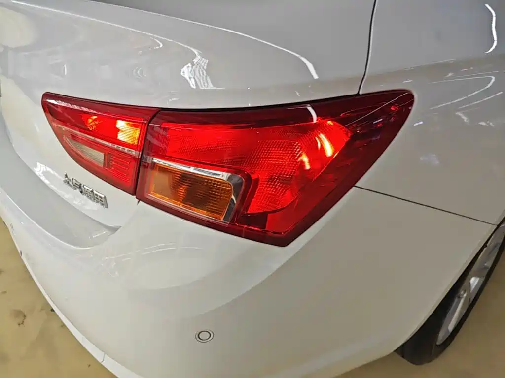 Buick Verano — миниатюра 8