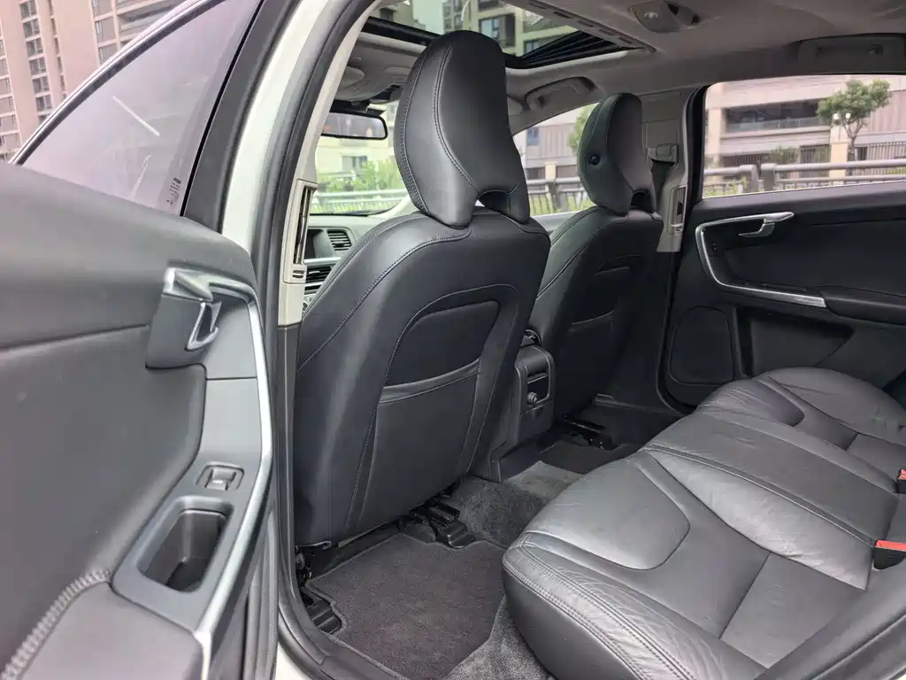 Volvo S60 — миниатюра 8