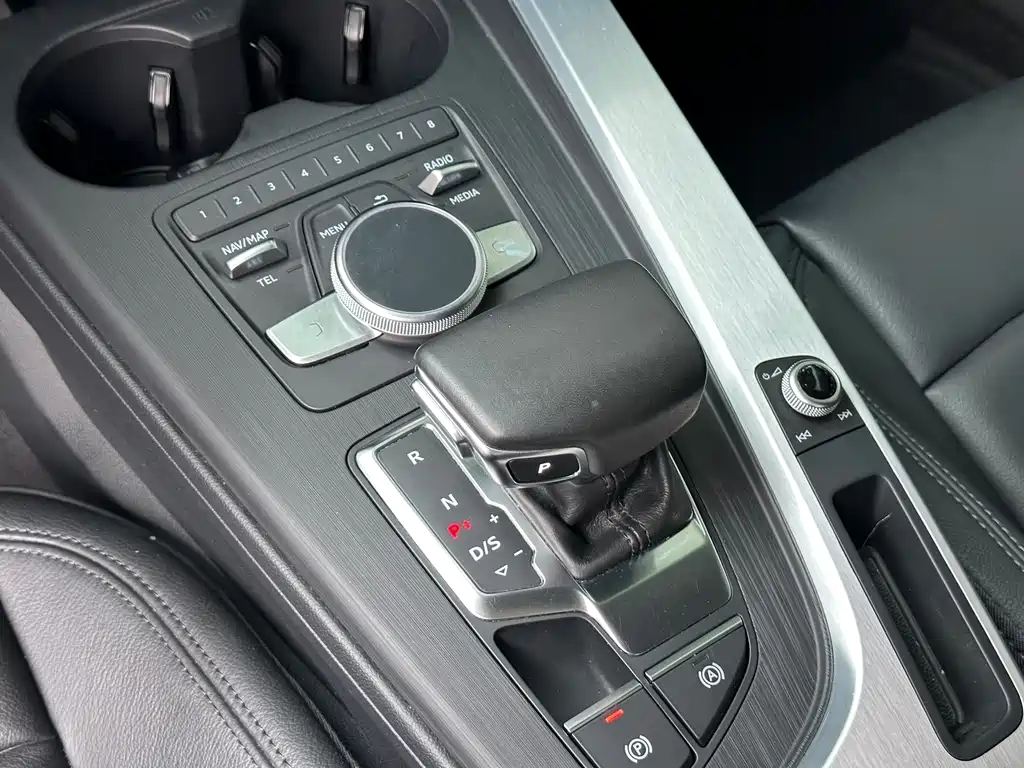 Audi A4L — миниатюра 14