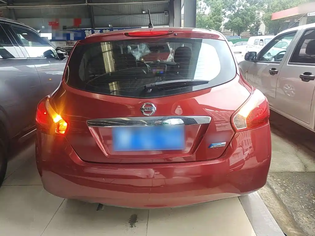 Nissan Tiida — миниатюра 6