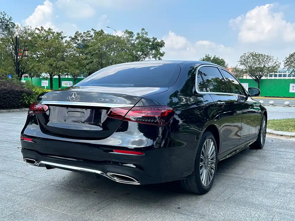 Mercedes-Benz E-Class — миниатюра 14