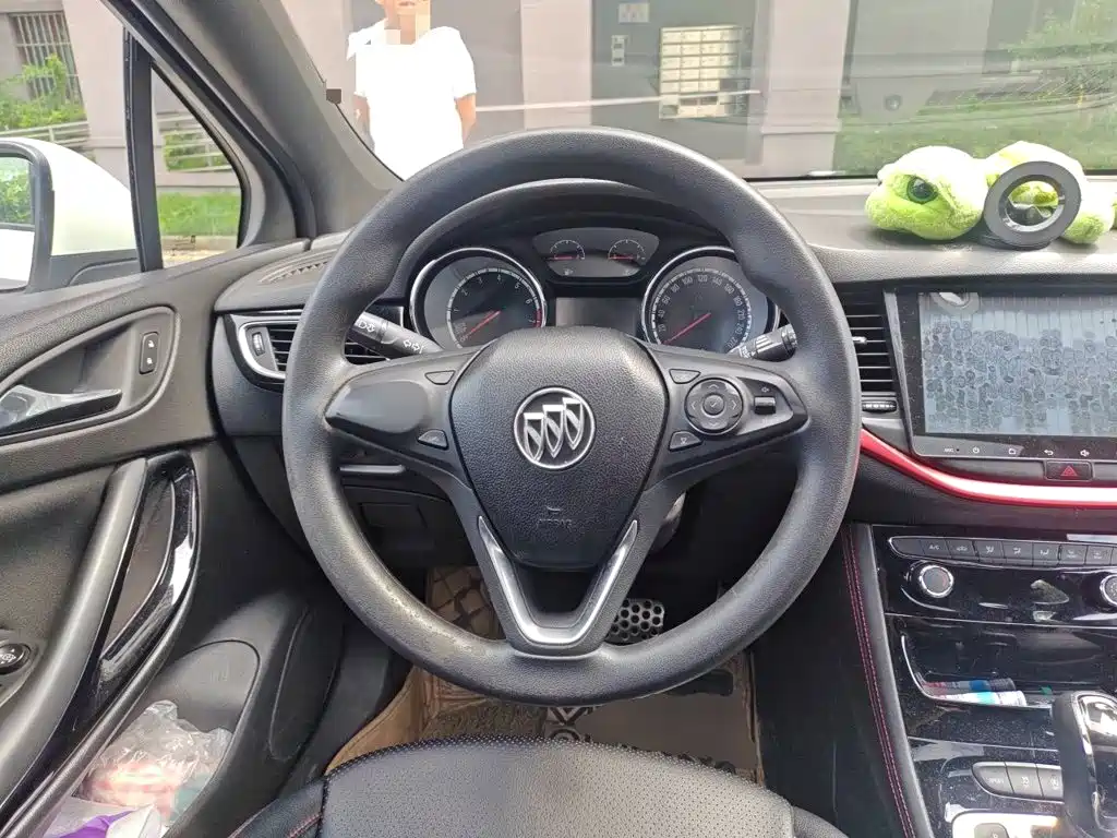 Buick Verano — миниатюра 11