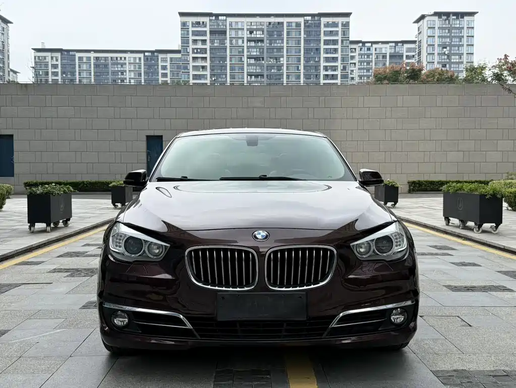 BMW 5 Series GT — миниатюра 2