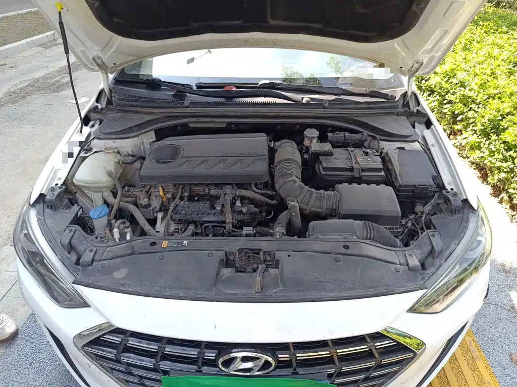 Hyundai Elantra — миниатюра 11