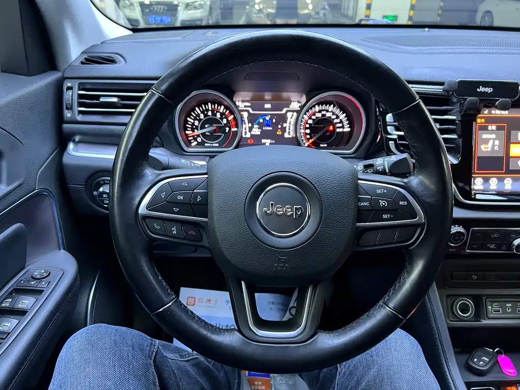 JEEP GRAND COMMANDER