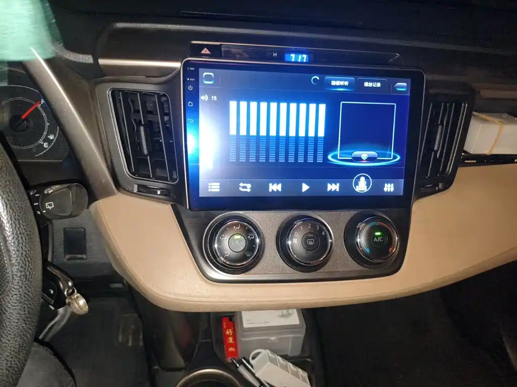 Toyota RAV4 — миниатюра 14