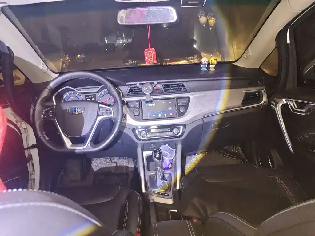 Geely Vision X3 — миниатюра 5