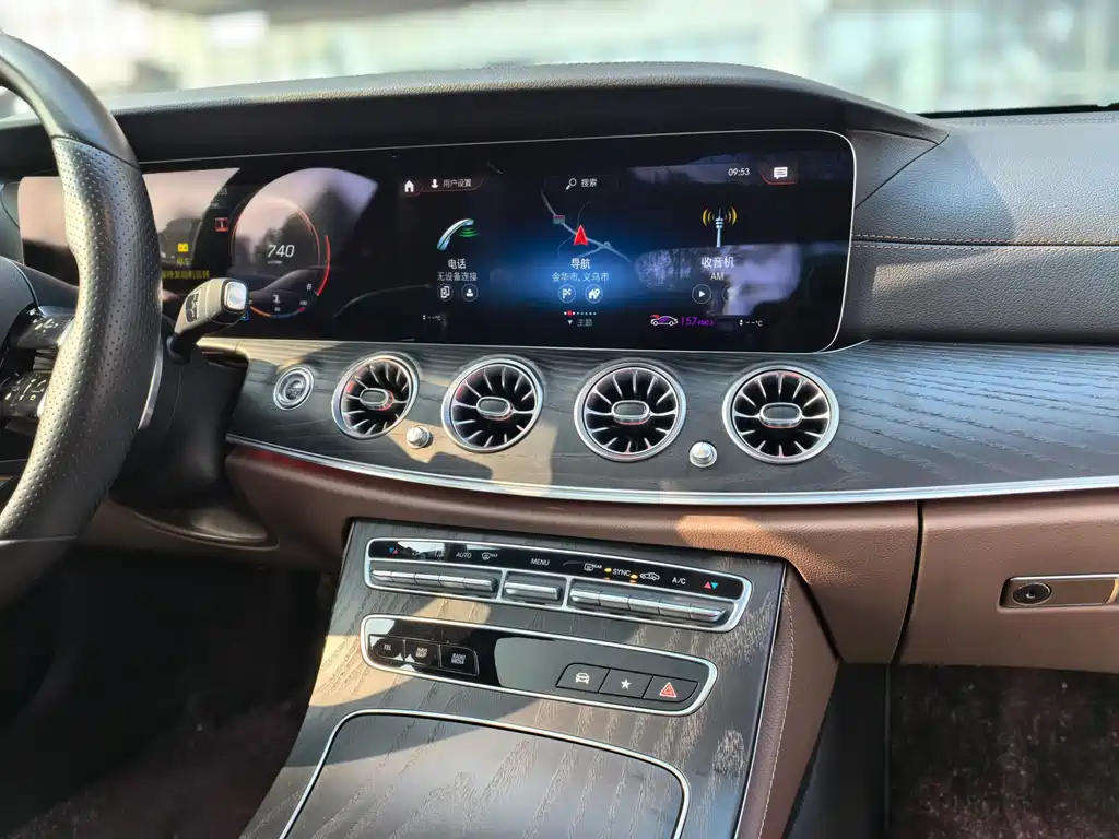 MERCEDES-BENZ E CLASS