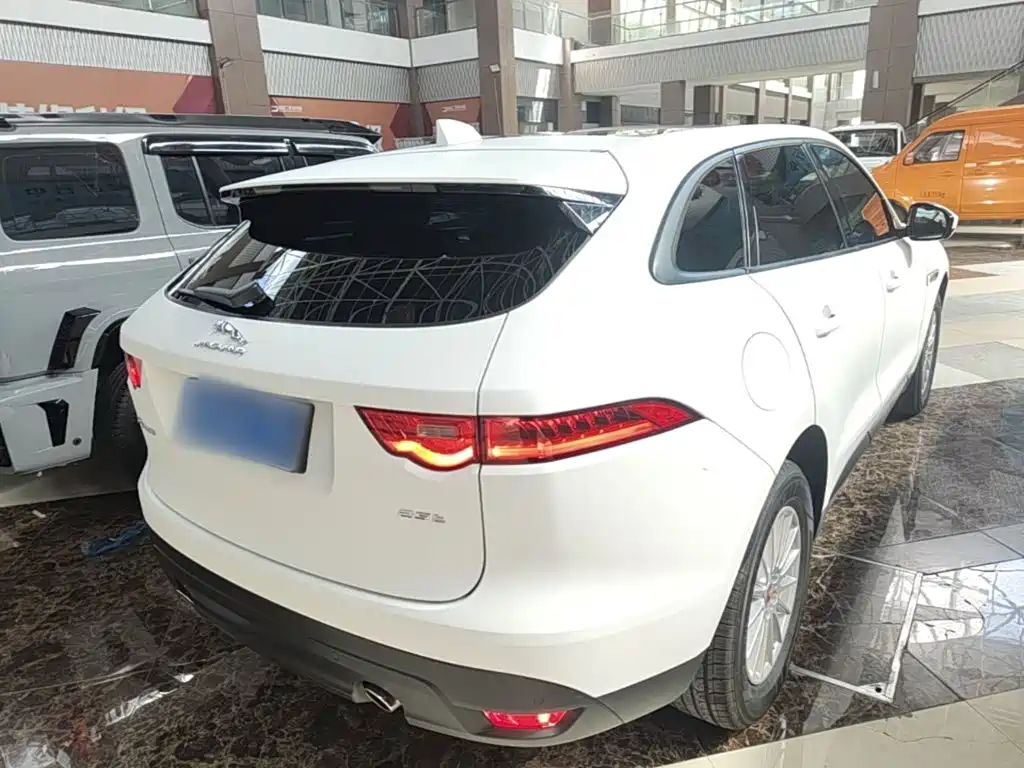 Jaguar F-PACE — миниатюра 7