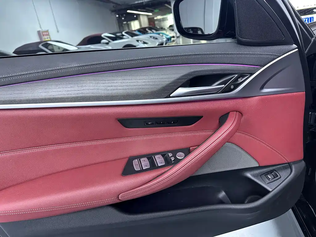 BMW 5 Series — миниатюра 6