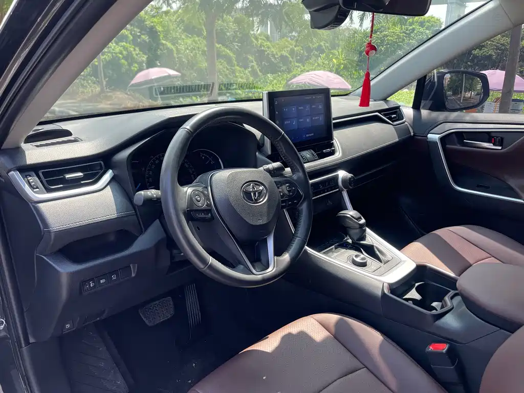 Toyota RAV4 — миниатюра 18
