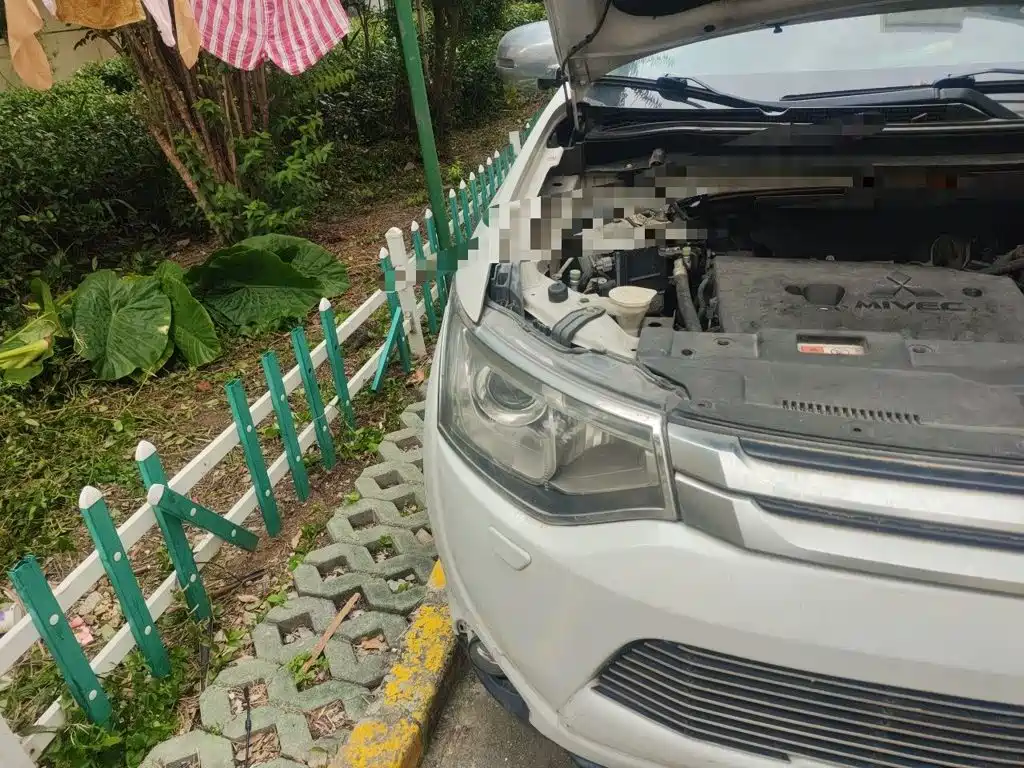 Mitsubishi Outlander (Import) — миниатюра 20