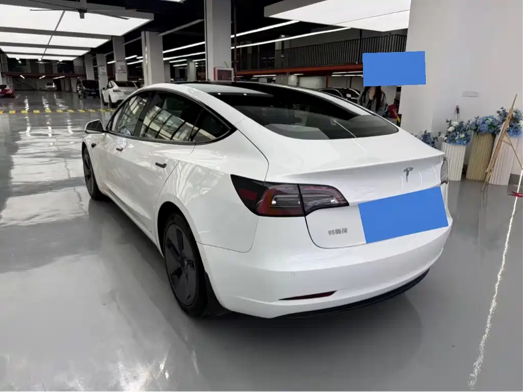 Tesla Model 3 — миниатюра 14