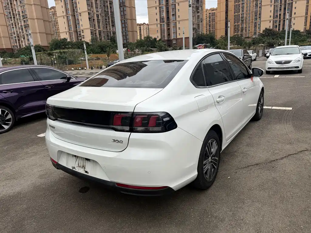 Peugeot 308 — миниатюра 2