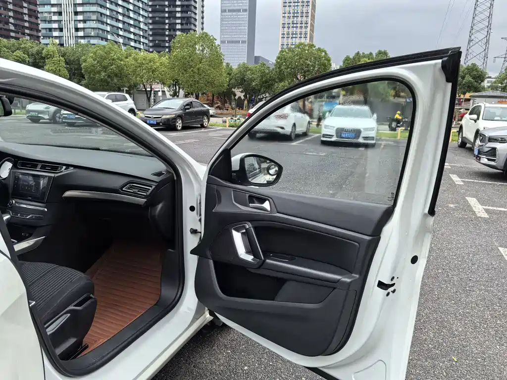 Peugeot 408 — миниатюра 13