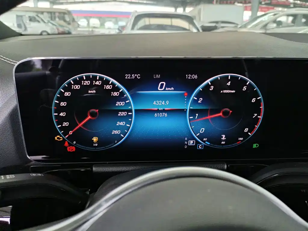 Mercedes-Benz GLA — миниатюра 12
