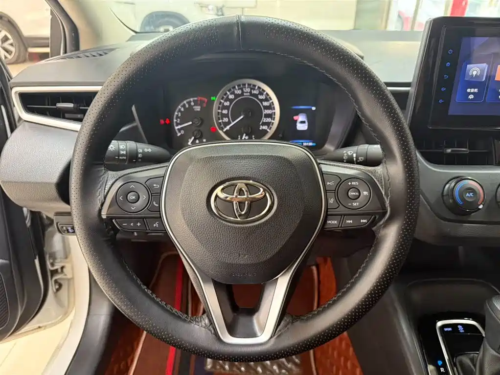 TOYOTA COROLLA