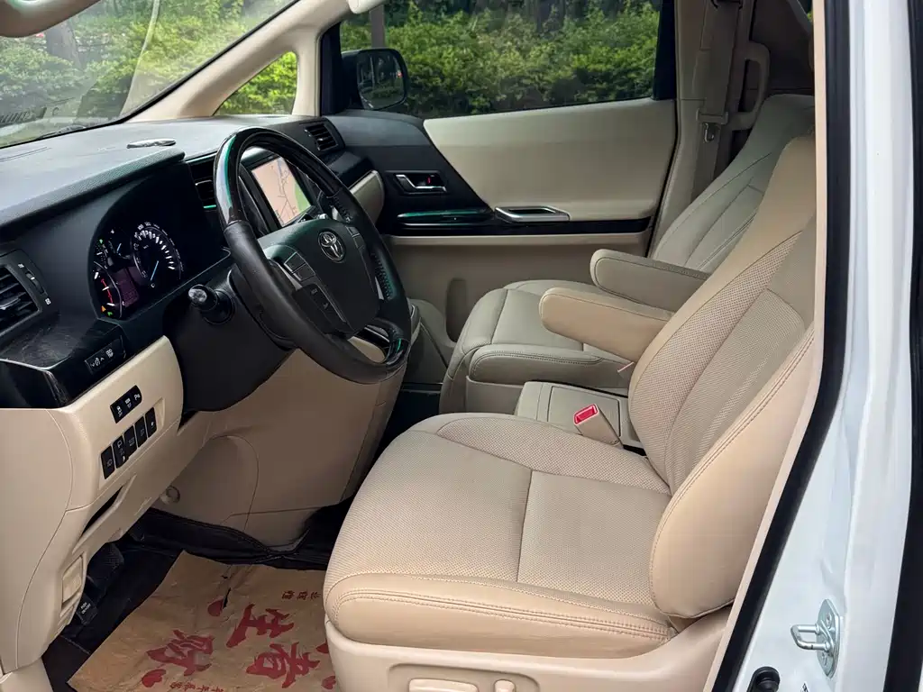 Toyota Alphard 2012 3.5L Luxury