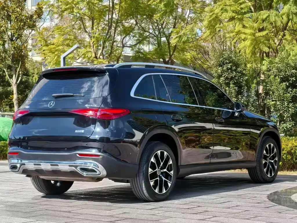 MERCEDES-BENZ GLC