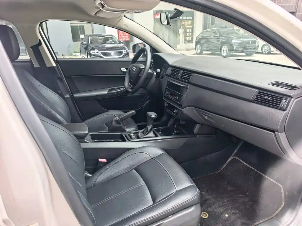 Qoros Qoros 3 — миниатюра 7