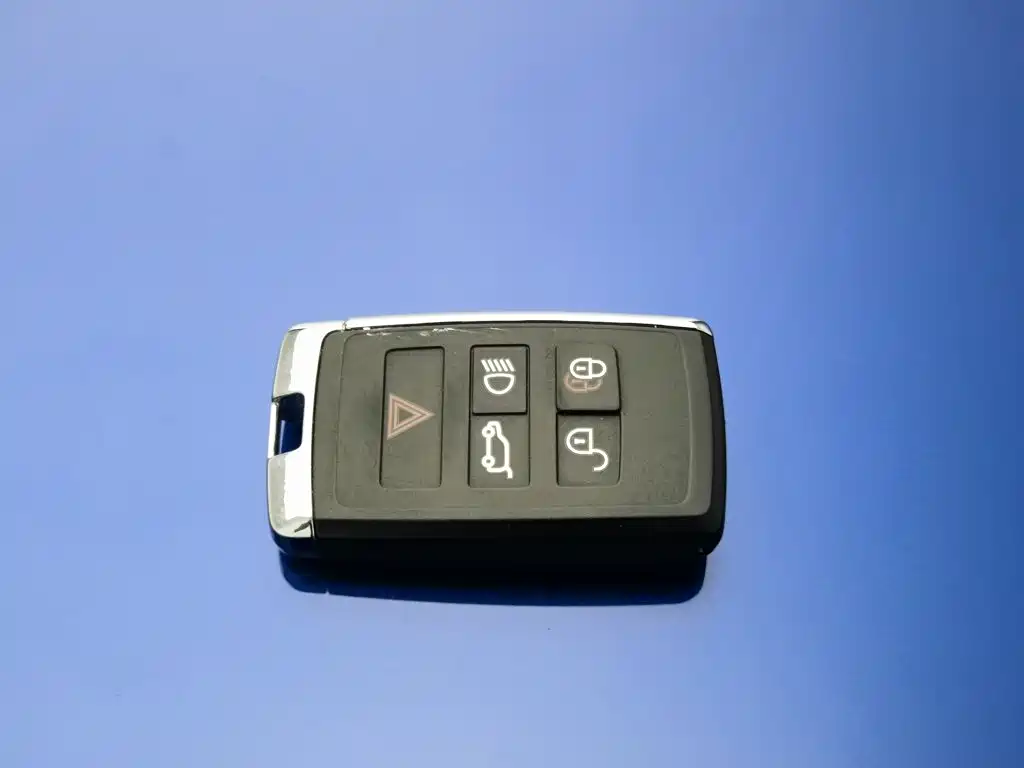 Jaguar E-PACE — миниатюра 19