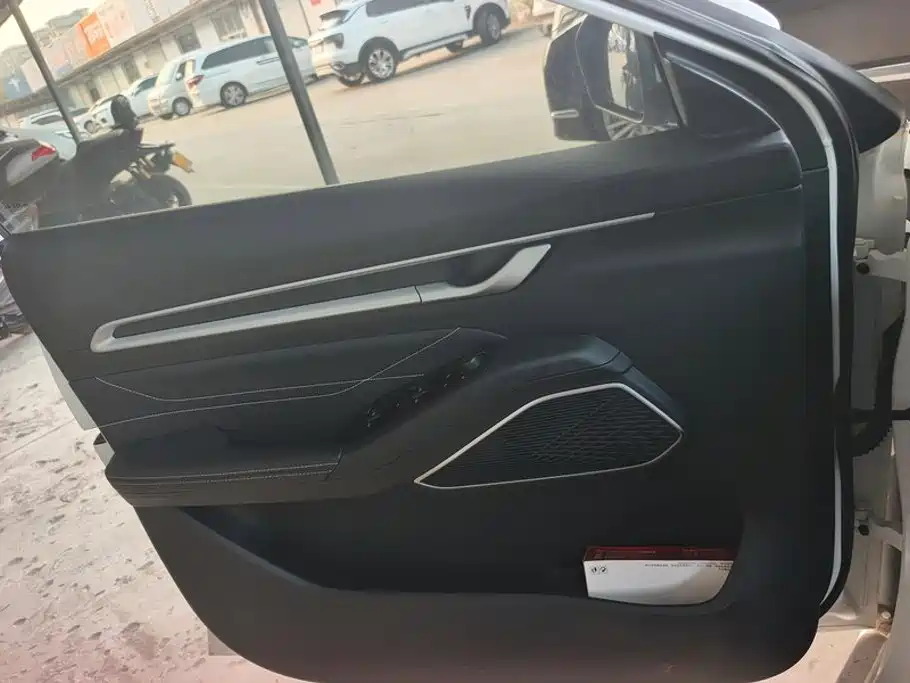 Geely Emgrand — миниатюра 7