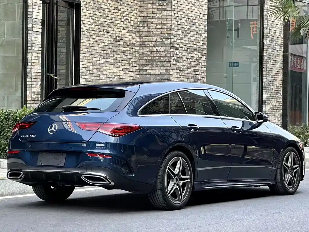 MERCEDES-BENZ CLA