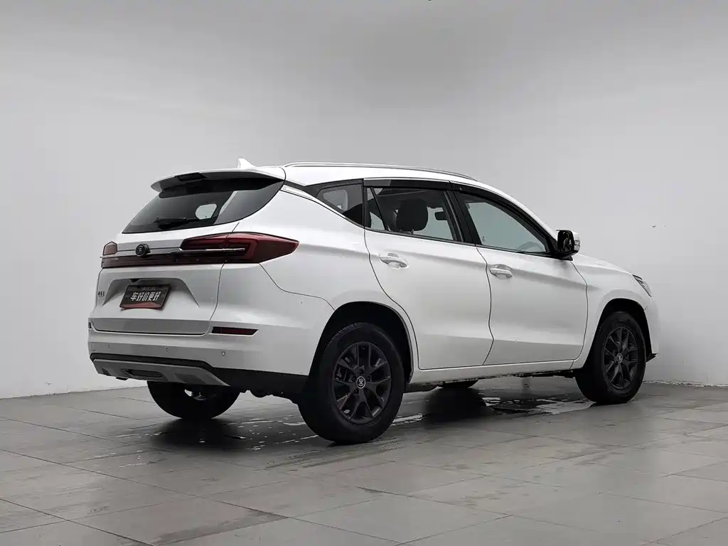 BYD Song — миниатюра 2