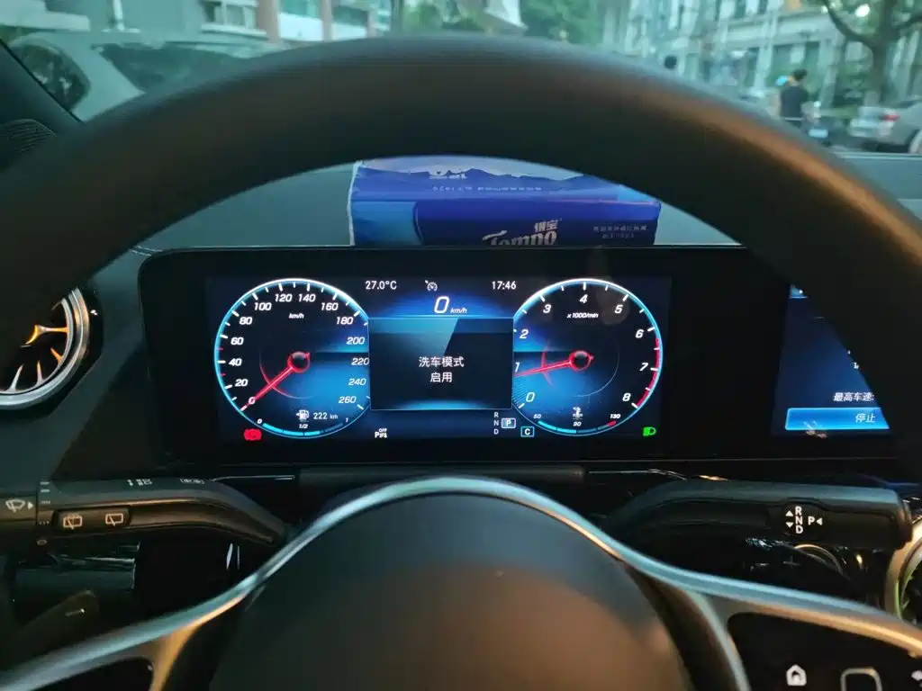 Mercedes-Benz GLA — миниатюра 12