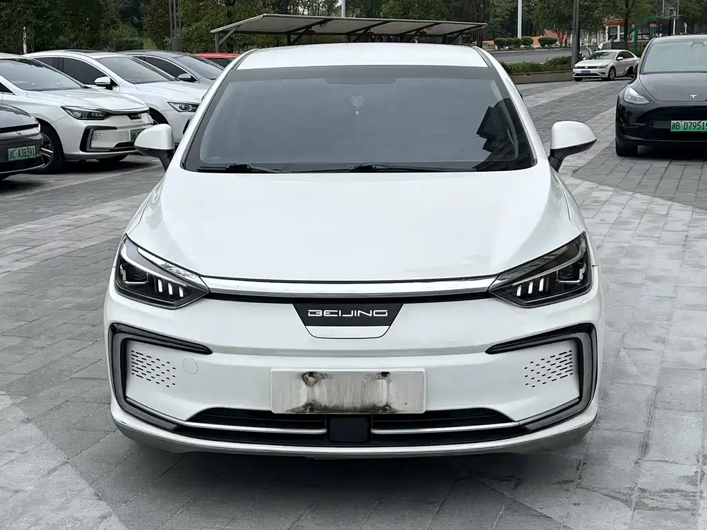 BAIC EU5