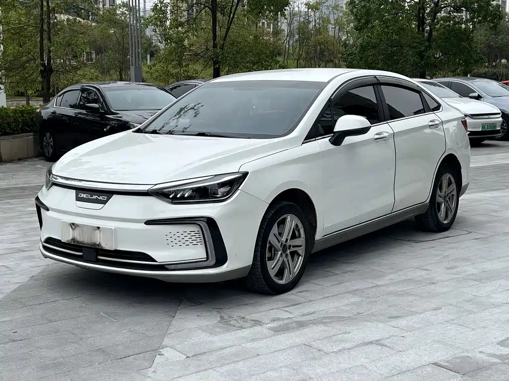 BAIC EU5 — миниатюра 3