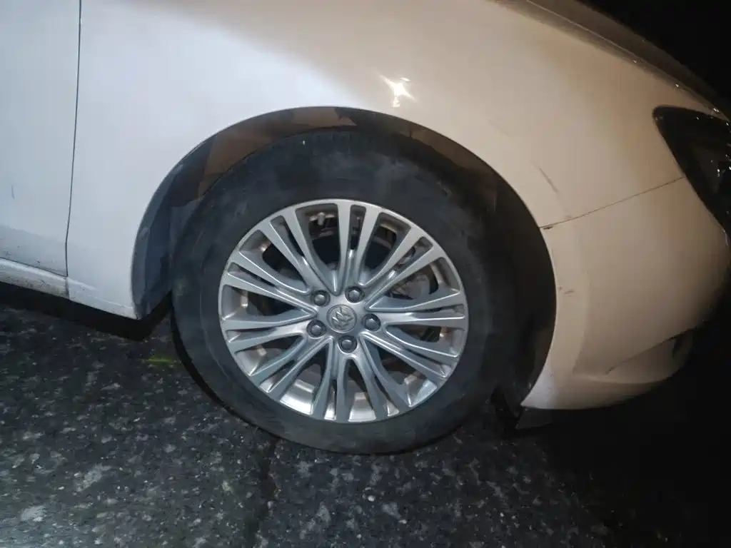 Buick Excelle — миниатюра 8