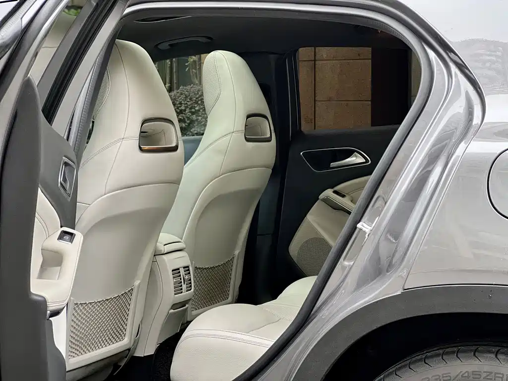 Mercedes-Benz GLA — миниатюра 6