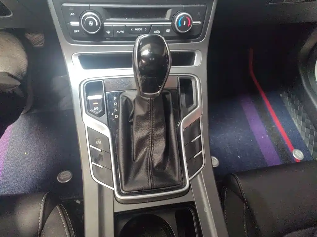 Geely Emgrand — миниатюра 10