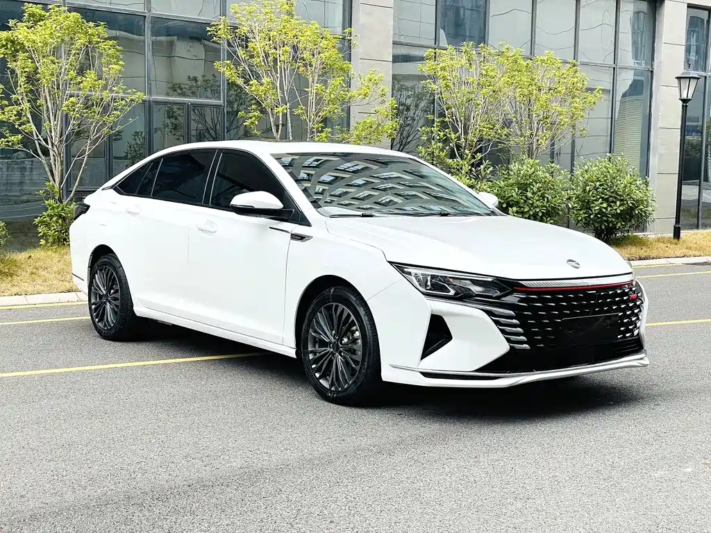 DONGFENG YI HYUN MAX